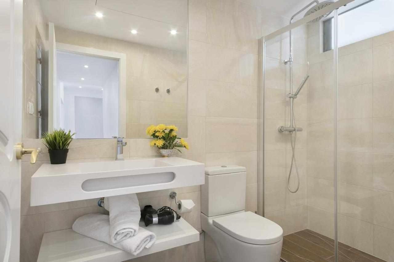 Apartment Leonor Barcellona Esterno foto